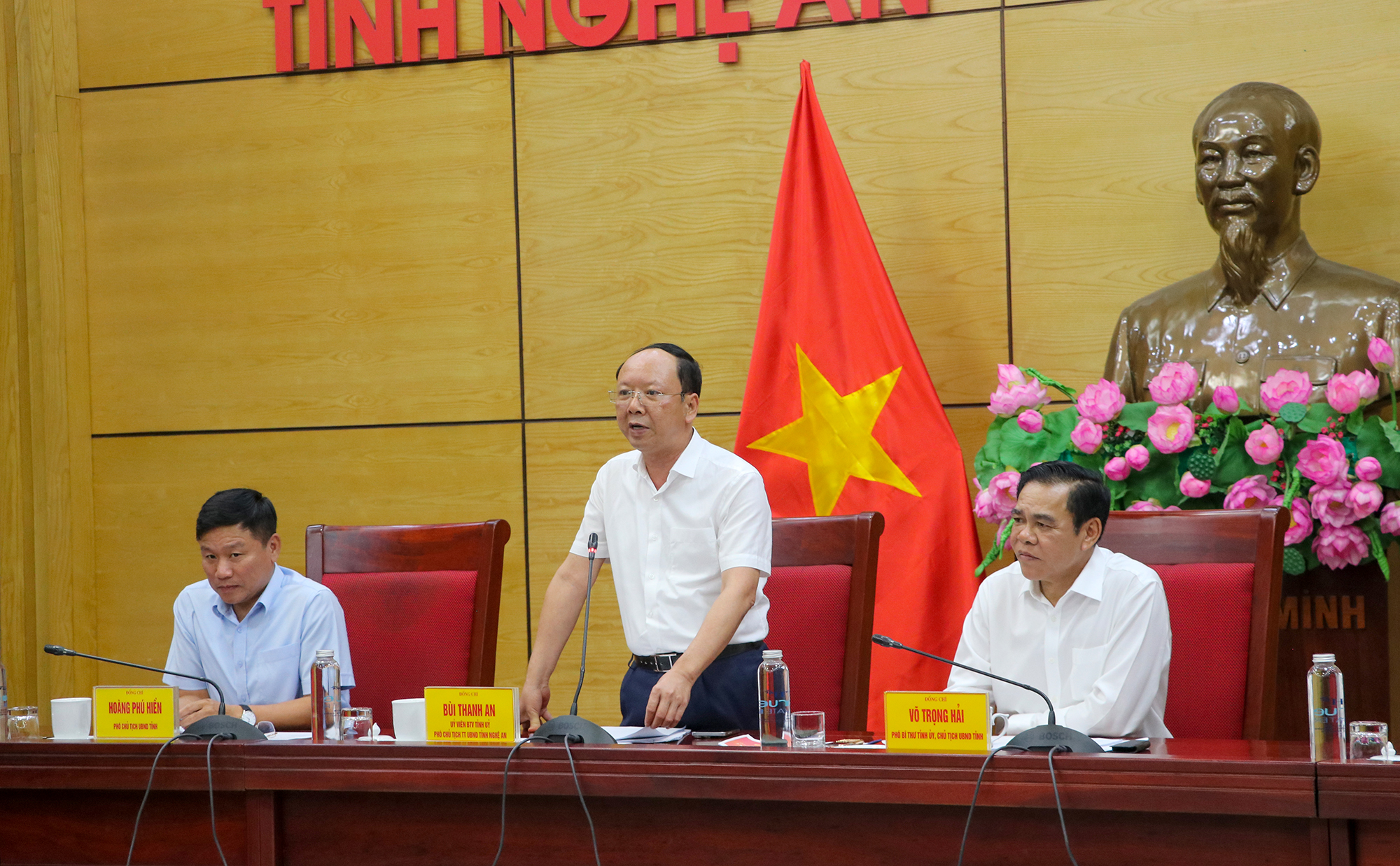 Anh-tin-bai